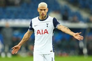 每日电讯报：迟迟无法出售一线队球员，热刺建队计划受到影响